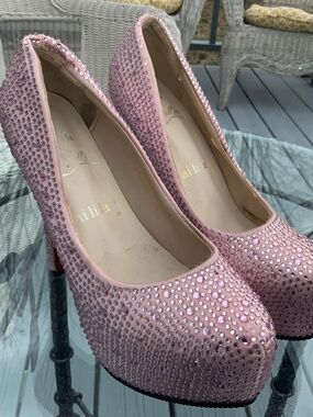 Ai li la LinFintlove Pink Rhinestone Heels (Size 38 euro =7.5 USA)